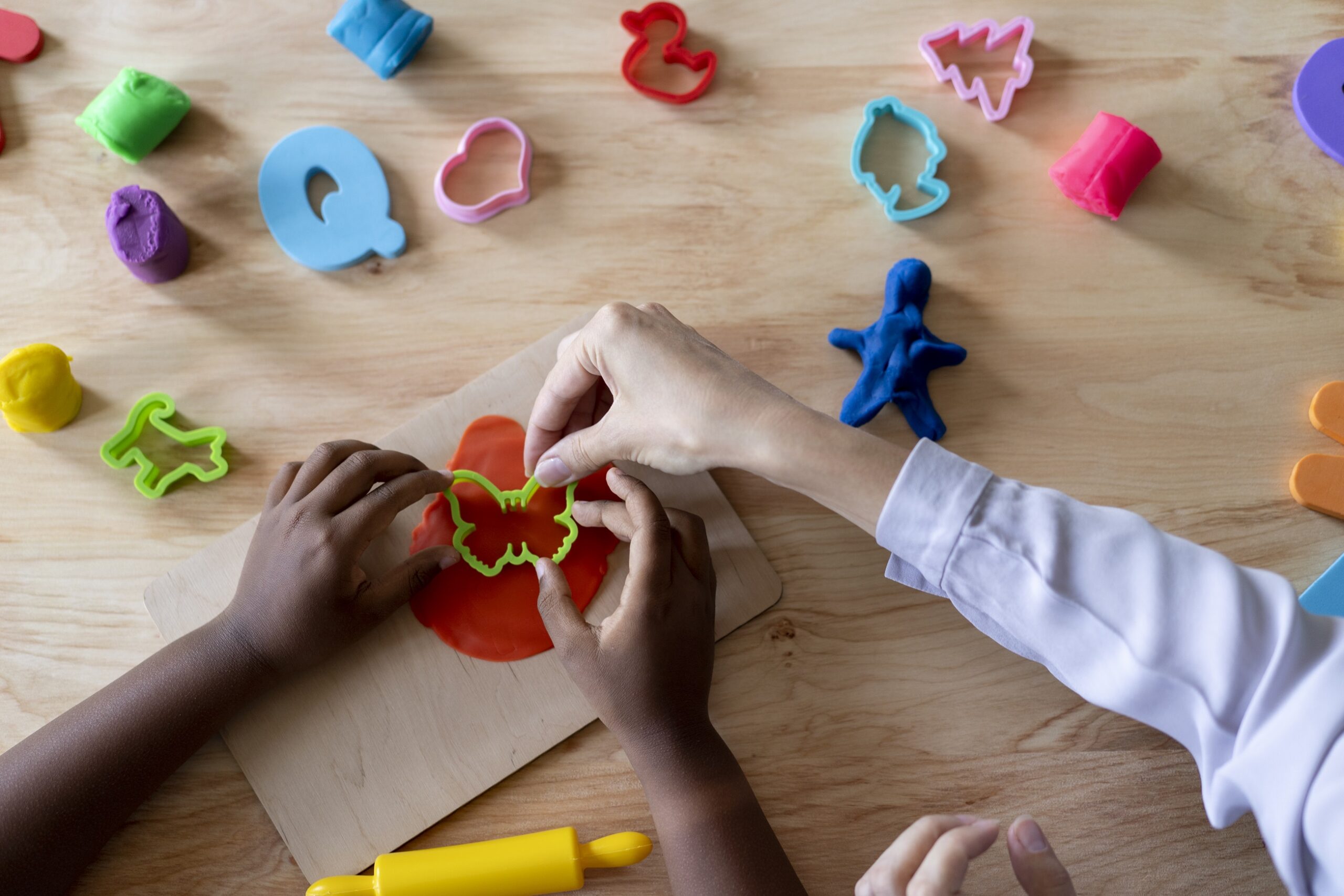 A importância do acompanhamento contínuo de alunos neurodivergentes com atividades e avaliações especializadas